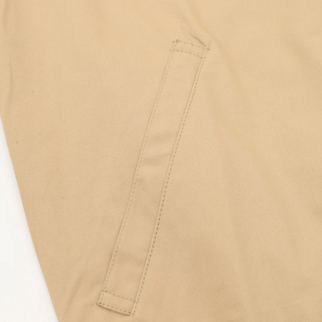 🅿️580 Polo Ralph Lauren R01 Clean fit vintage retro zipper jacket. This is a couple style that can be worn by both boys and girls. It is an eternal classic. This fabric is really different from others. The new model is not as stiff as the old model. I think it is better to wear. The most classic one is probably it. It is 100% pure cotton. The hardness is just right and not that stiff!! This is this year's upgrade, but I feel it is easier to wear. The embroidery on the chest is made of German Oman embroidery fiber with original data. The embroidery process is very particular. Japanese Tajima machines are used to ensure exquisite three-dimensional embroidery, which is what I said is different from what is on the market. Regarding the workmanship, the version is a loose version and can be worn by boys and girls!! The coat may be worn longer and the Mid-Autumn Festival is about to go out in October. Retro will never go out of style. Color: Khaki Navy Size: S-XL